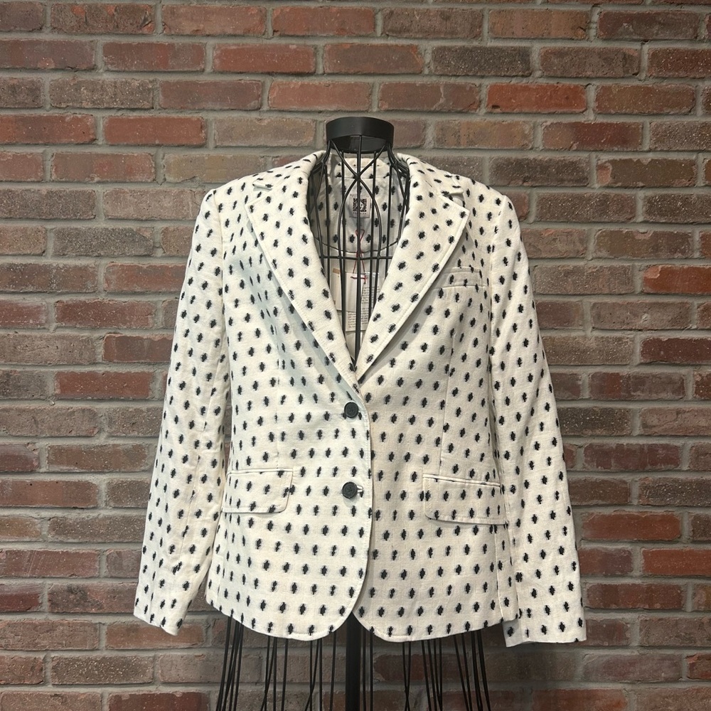 Anne Klein White Blazer with Black Designs, Size 12, New With Tags